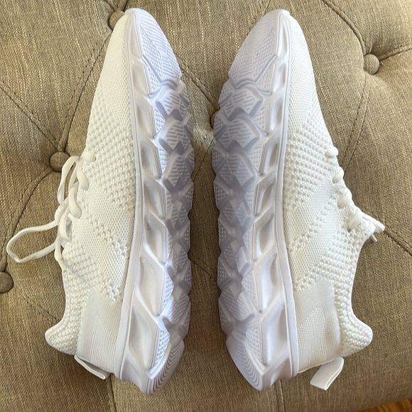 Men’s gym shoes - Picture 3 of 4